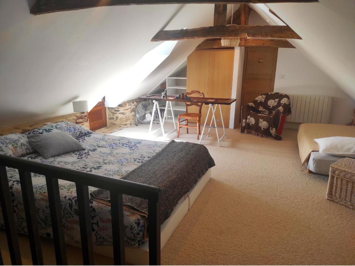 La Ville Es Riez Chambre D'Hotes Corseul Bagian luar foto