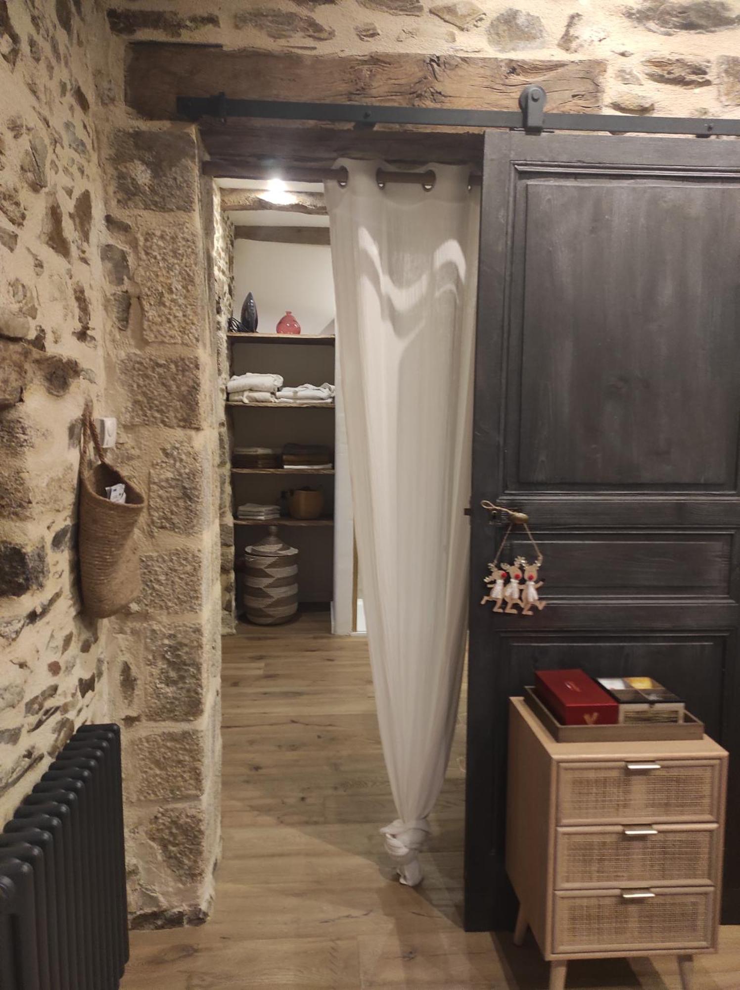 La Ville Es Riez Chambre D'Hotes Corseul Bagian luar foto
