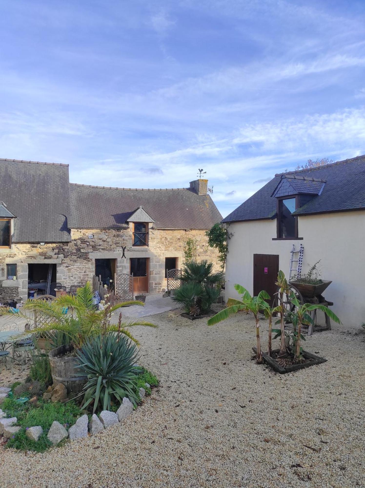 La Ville Es Riez Chambre D'Hotes Corseul Bagian luar foto